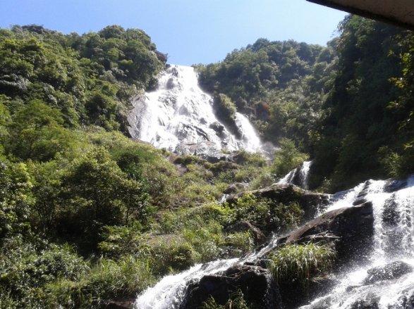 川航飞机右侧引擎起火，为何盘旋16圈才降落？专家解读